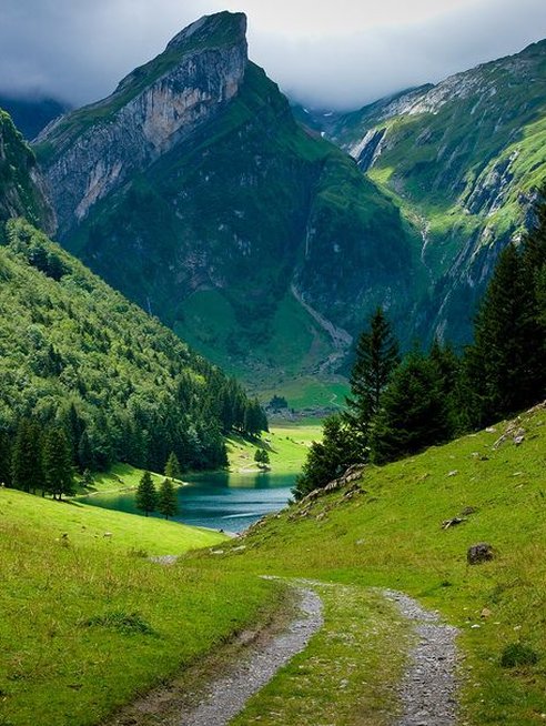 Alpine Lake Valley